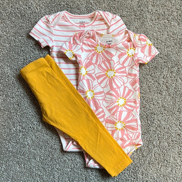 2 onesies & 1 Tea collection legging - Picture 1 of 6